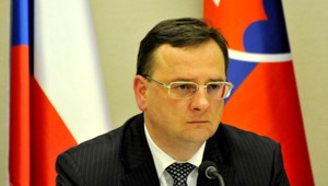 Politické zemetrasenie v Česku. Na Úrade vlády sa zatýka