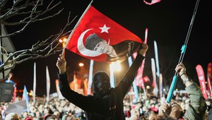 Napätie v Turecku rastie: Protesty po zadržaní starostu Istanbulu neutíchajú