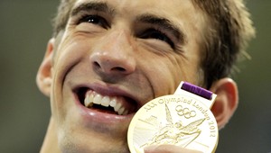 Plavec Phelps (27) zmenil olympijskú históriu. Nikto nezískal toľko medailí
