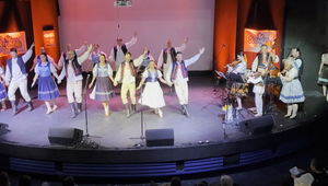 Slovenský folklór v Dubline? Súbor Ostroha zaujal tancom, hudbou aj krojmi