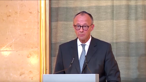 Silný prejav Merza pri otvorení synagógy. Kancelár zadržiaval slzy