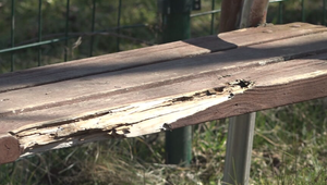 Polámané hojdačky, potrhané laná: Vandali ničia detské ihriská