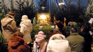 V Litmanovej slúžia polnočnú omšu hlboko v lese