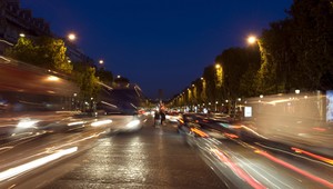 Ukrajinci v Sobranciach kšeftujú s autami, vyhľadávajú chudobných