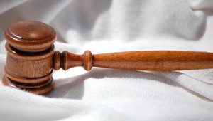 Sninčan vyhral súd s mestom