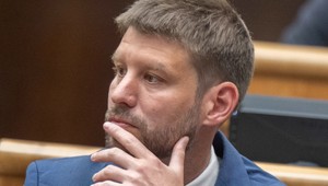 Šimečka odmieta vládu so Smerom. Pellegriniho predstavu označil za absurditu