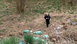 Záhradkár zo Spišskej Novej Vsi našiel pri ceste vrecia s mŕtvymi jahňatami