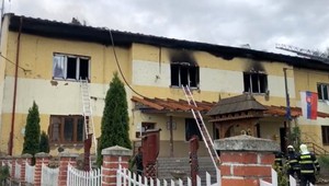 Budovu obecného úradu a kulturáku zachvátil požiar. Robotníci pracovali na rekonštrukcii