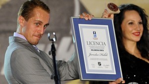 Halák aj so Zlatým pukom na bratovu svadbu