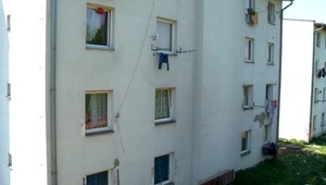 Štvorročný Marek vypadol z okna. Polícia začala trestné stíhanie