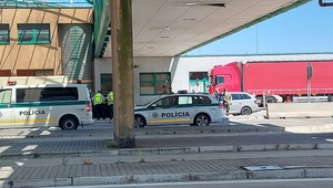 Pozastavenie vyhlášky sa týka ľudí zaočkovaných jednou dávkou. Pre pendlerov a deti do 12 rokov sa nič nemení