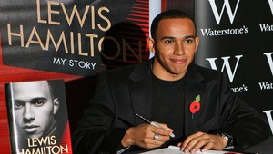 Hamilton chce zostať v McLarene do konca kariéry