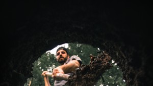 Muža pochovali zaživa: Takto sa mu podarilo prežiť zážitok na prahu smrti (VIDEO)