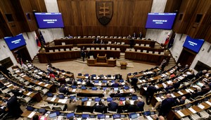 Prekvapivé výsledky prieskumu AKO pre JOJ 24: Slováci nepoznajú svojich poslancov