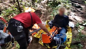 Zranenú Češku museli transportovať vrtuľníkom