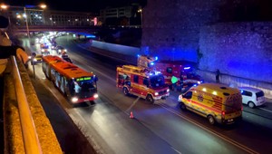 V Bratislave sa zrazili 4 autá. Dôvodom bol šmyk a alkohol