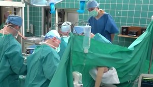 Dvaja darcovia, dvaja príjemcovia: Krížová transplantácia obličiek sa podarila