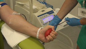 Z pôrodu sa stal boj o život: Mamička vďačí darcom krvi, tej je však nedostatok