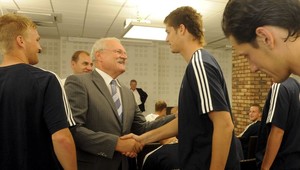 Prezident v Senci navštívil pred derby slovenských reprezentantov