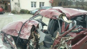 Tragédia pri Prievidzi: Zrážka áut s kamiónom si vyžiadala jeden ľudský život