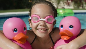 Obetavý brat (8): Skočil za topiacou sa sestričkou (2)