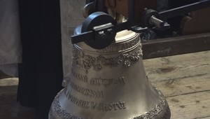 Unikátny kostolík, ktorý pred viac ako 50 rokmi rozobrali a premiestnili do skanzenu, vtedy prišiel o svoje zvony. Teraz má nové srdce cerkvi