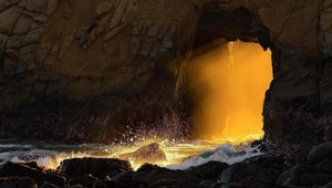 FOTO: Unikátny západ slnka. Otvára bránu do iného sveta