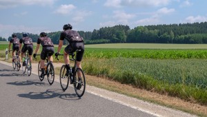 Cyklisti a motorkári verzus vodiči – ako sa vzájomne rešpektovať?
