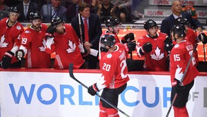 Kanaďania využili tri presilovky. Pred SP zdolali Američanov