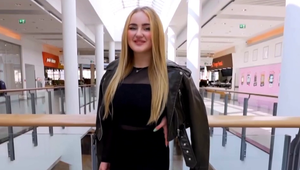 Hodí sa čierna kožená bunda naozaj ku každému outfitu? Takto to vidí porota z Maniačok!