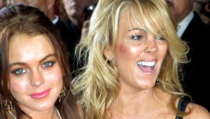 Majú to v rodine! Matka Lindsay Lohan šoférovala opitá