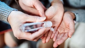 Vyrobte si sami: Dezinfekčný gél na ruky pre dospelých