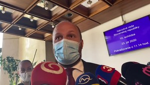 Minister obrany Jaroslav Naď o lídrovi Smeru: Fico stále iba klame. Môže sa hanbiť