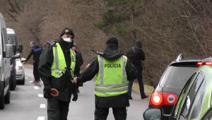 Nápor Ukrajincov na našu východnú hranicu stále stúpa. Na jej ochranu prispejú aj USA