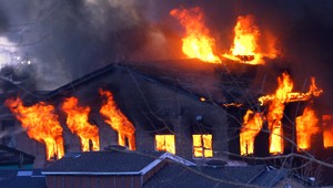 Tragédia v plameňoch! Zhorelo takmer 400 väzňov