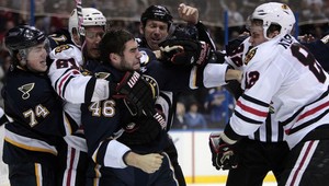 VIDEO: Halák vychytal krajanov z Chicaga, Kopecký sa pobil