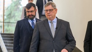 Manželstvo má po zmene pohlavia automaticky zaniknúť, uvádza návrh Borisa Suska