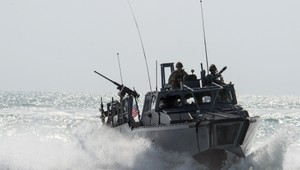 Irán zadržal desať amerických námorníkov