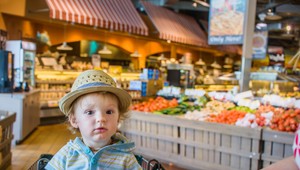 Muž ukázal geniálny trik, ako hravo zvládnuť nakupovanie s malými deťmi: Poradil si lepšie ako žena?