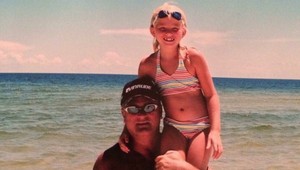 Na narodeniny dostala kvety od otca, ktorý pred piatimi rokmi zomrel