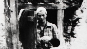 Počas SNP spolu s mamou pôsobili ako ošetrovateľky. Po vojne sa museli vybrať po žobraní, nemali sa kam vrátiť. Aké boli návraty domov pre tých, ktorí bojovali alebo boli v povstaní