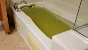 Známy spevák (†34) sa utopil doma vo vani