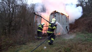 Krutá smrť v plameňoch. Zásah hasičov nepomohol