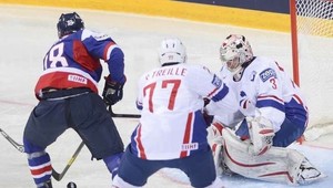 Hokejisti vyhrali vo Francúzsku 3:1. Rozhodol Šatan s Tyborom