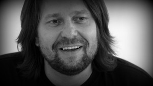 Pochovali Jiřího Pomeje (✝54). Vdova Andrea sa lúčila slzami, Iveta Bartošová spevom