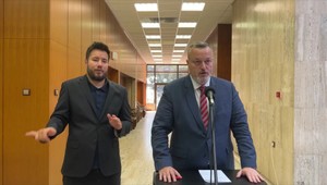 Sme rodina je za predčasné voľby. Krajniak označil aj OĽaNO za bývalého koaličného partnera