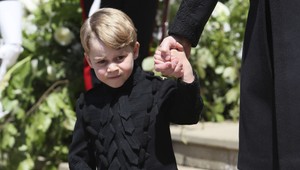 Princ George mal na sebe prvýkrát dlhé nohavice