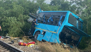 FOTOGALÉRIA: Tragická nehoda autobusu s vlakom