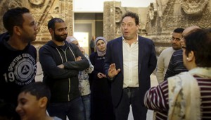 Utečenci pracujú v berlínskych múzeách ako sprievodcovia