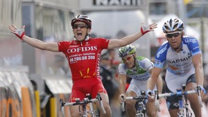 Feillu vyzliekol Valverdeho zo žltého trička